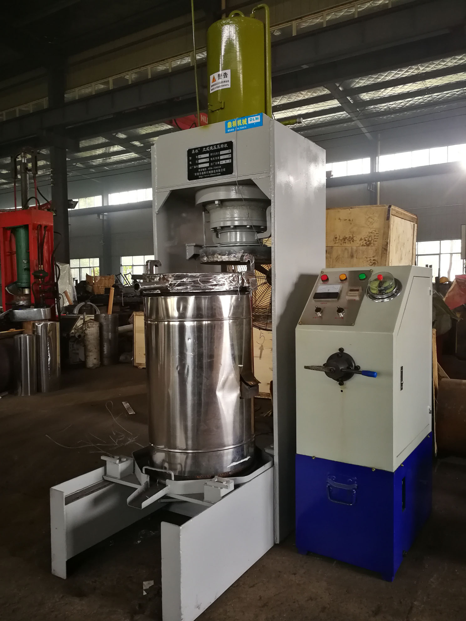 不銹鋼超高壓立式液壓壓榨機，果汁壓榨機，果渣壓榨機，藥材壓榨，油渣處理，白土壓榨